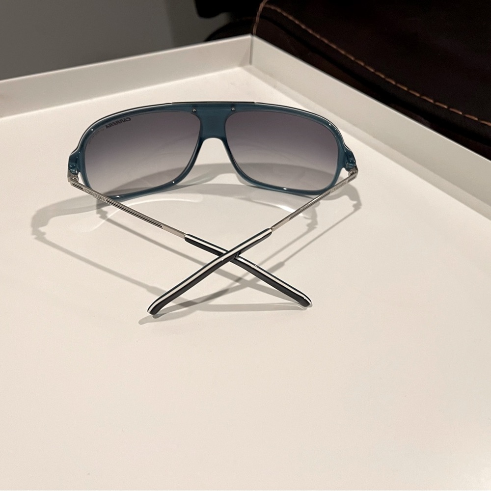 Carrera Safari..Men’s sunglasses stored in original case… - Picture 4 of 5